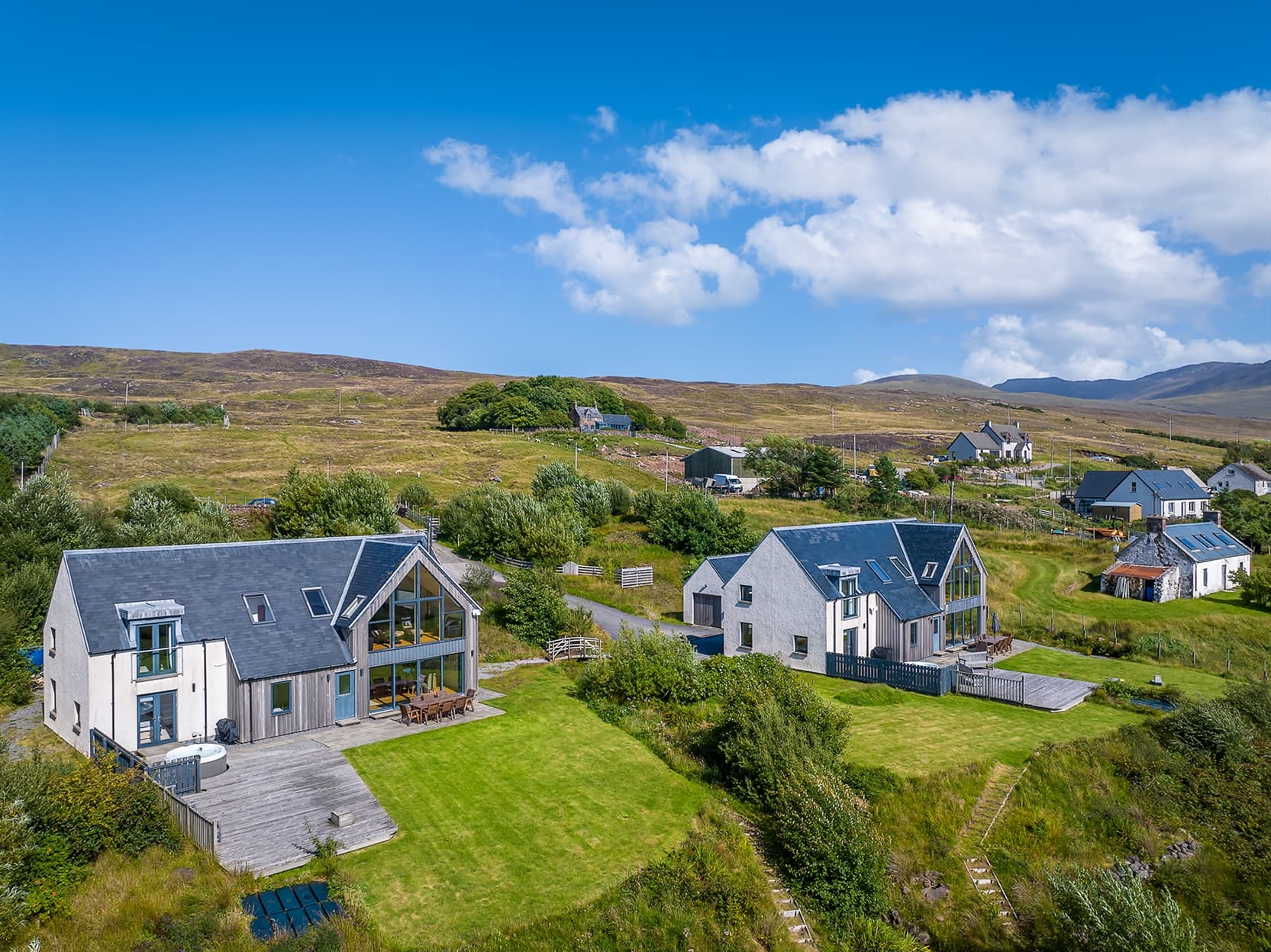 Locholly & Stac Polly Lodges