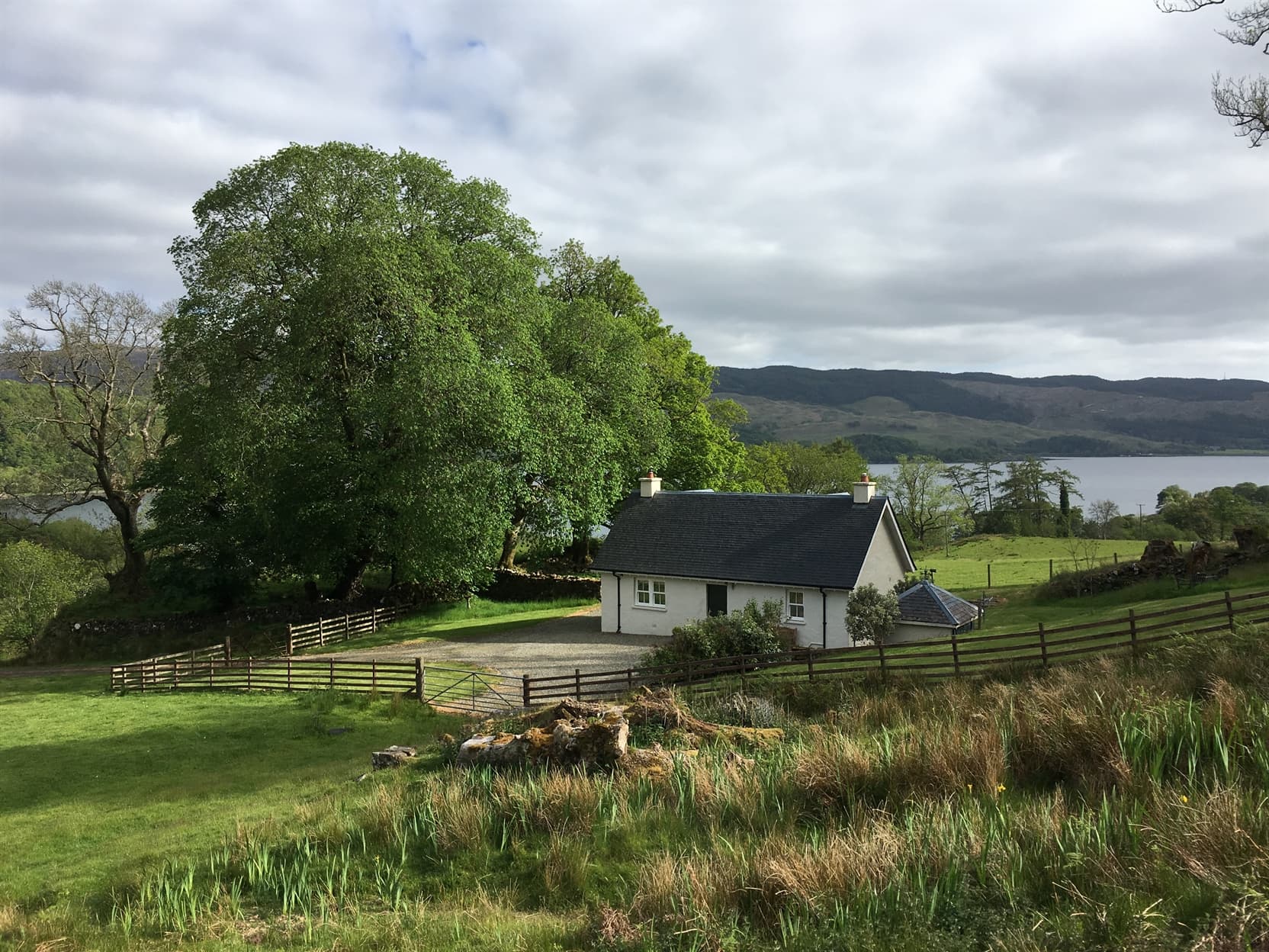 Crosple Cottage. Sea views. Countryside setting. Secluded